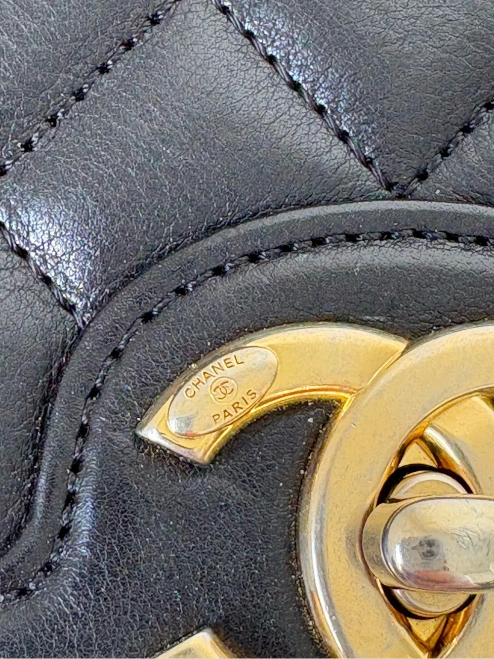 CHANEL Black Quilted Leather Flap Shoulder Crossbody Bag Gold Chain CC Turnlock